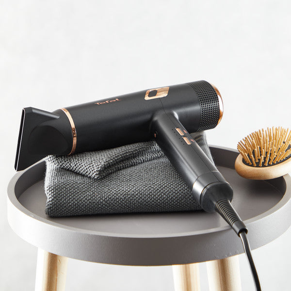 Tefal Maestria Hair Dryer ƒ?? 2000W Powerful, Lightweight, Ions Infused, Salon Grade, 3 Accessories Included HV9920